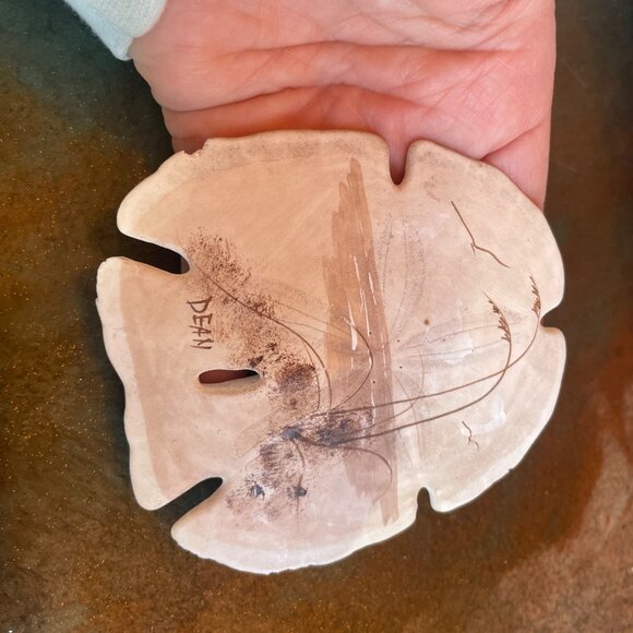 5 Different Sea Shells 1 Sand Dollar w/ Original Painting Signed by Dean Unique - Picture 10 of 13